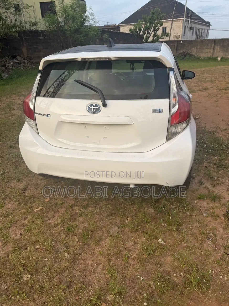 Toyota Prius 4dr Hatchback (1.8L 4cyl gas/electric hybrid CVT) 2016