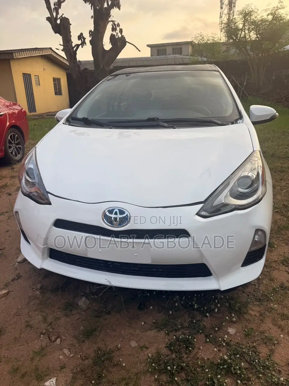 Toyota Prius 4dr Hatchback (1.8L 4cyl gas/electric hybrid CVT) 2016
