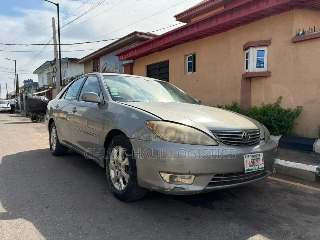 Toyota Camry XLE V6 4dr Sedan (3.0L 6cyl 5A) 2005 Blue