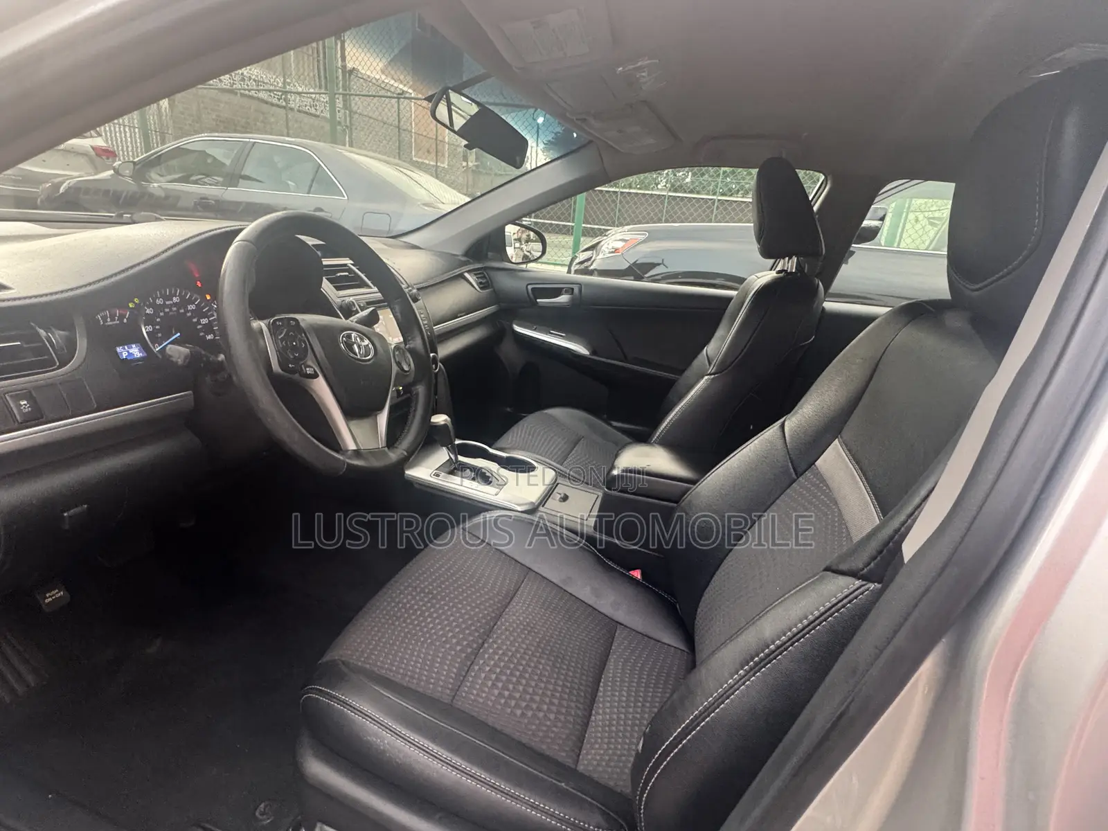 Toyota Camry SE 4dr Sedan (2.5L 4cyl 6A) 2014 Silver