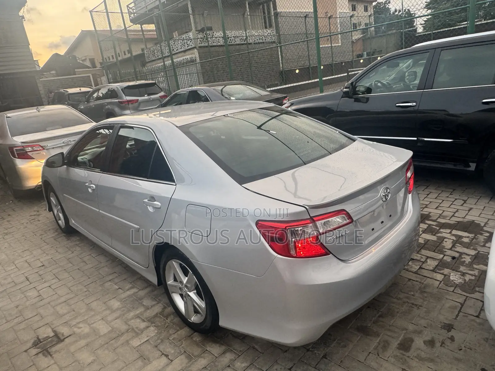 Toyota Camry SE 4dr Sedan (2.5L 4cyl 6A) 2014 Silver