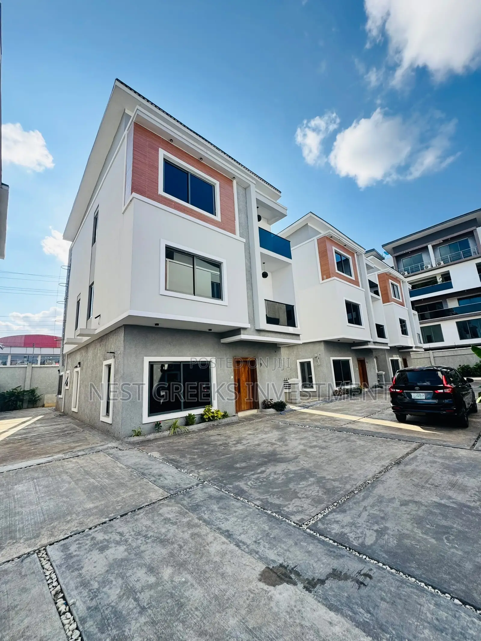 5bdrm Duplex in Shonibare Estate for rent