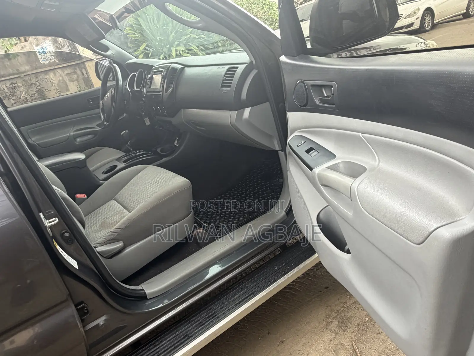 Toyota Tacoma Double Cab 4x4 4.0L V6 5-Speed Automatic 2013 Gray