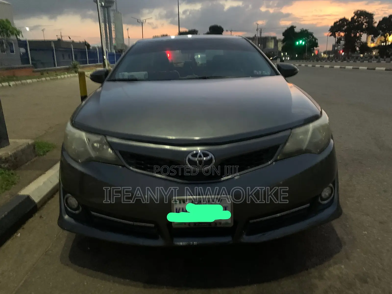 Toyota Camry SE 4dr Sedan (2.5L 4cyl 6A) 2013 Gray