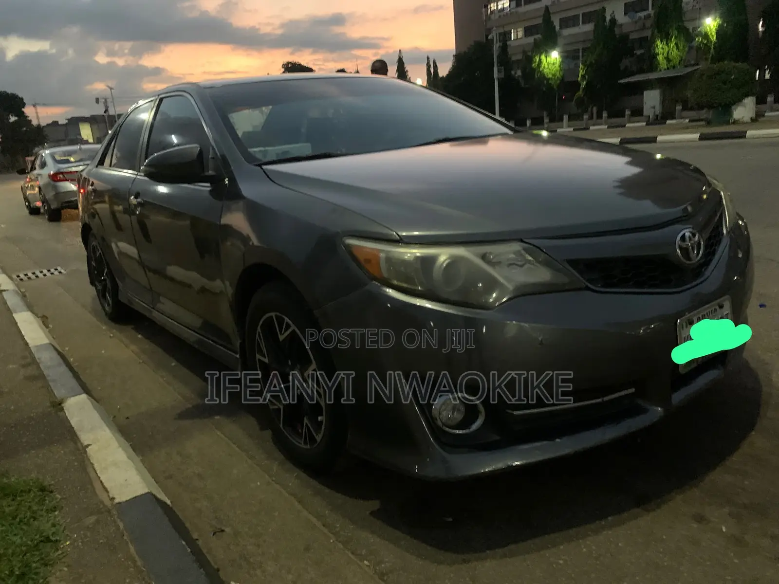 Toyota Camry SE 4dr Sedan (2.5L 4cyl 6A) 2013 Gray