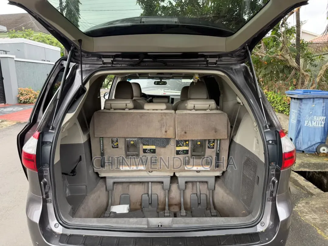 Toyota Sienna 2015 Gray