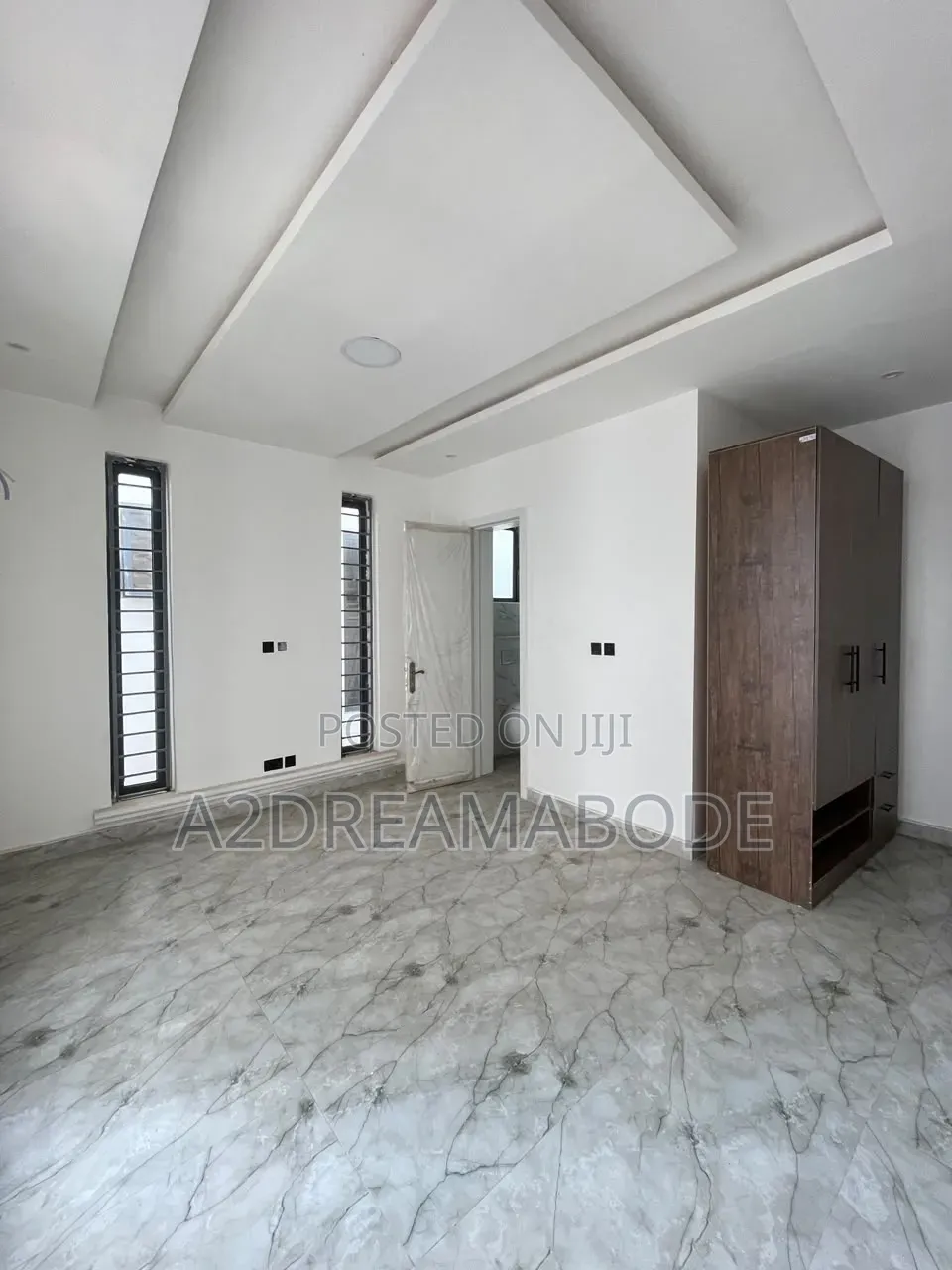 5bdrm Duplex in Omole for rent