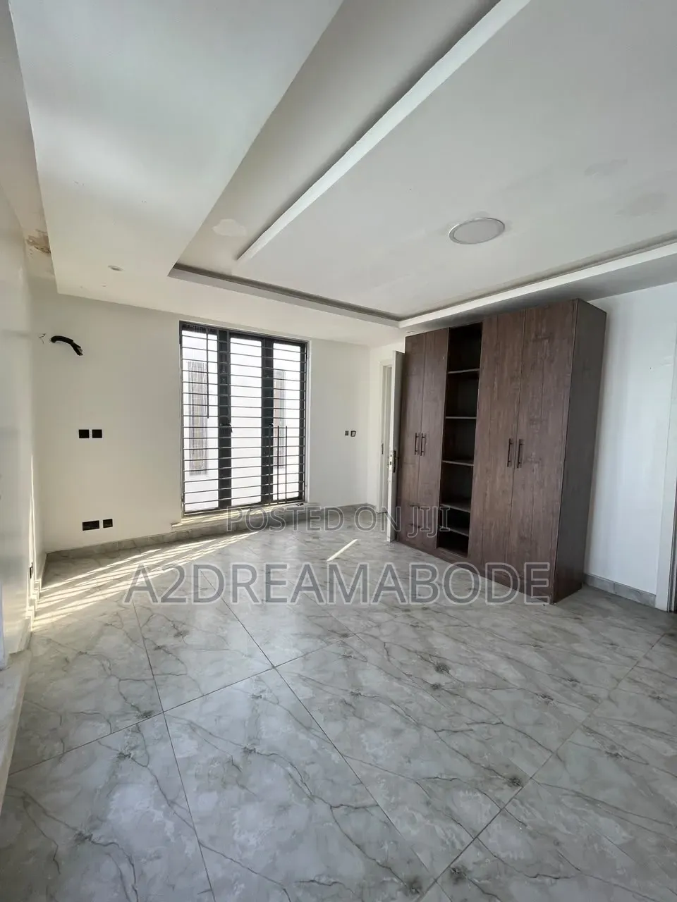 5bdrm Duplex in Omole for rent