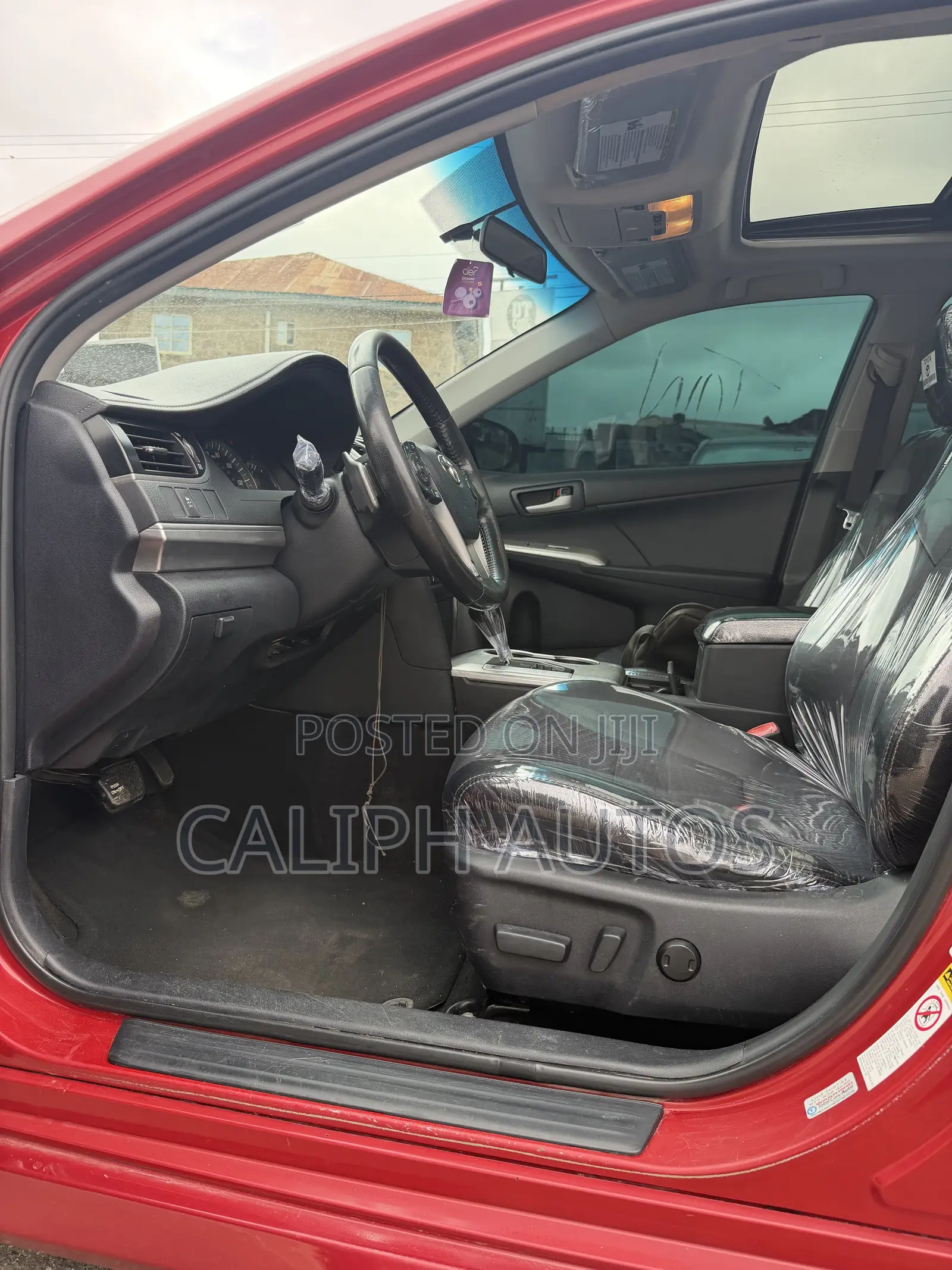 Toyota Camry SE 4dr Sedan (2.5L 4cyl 6A) 2013 Red