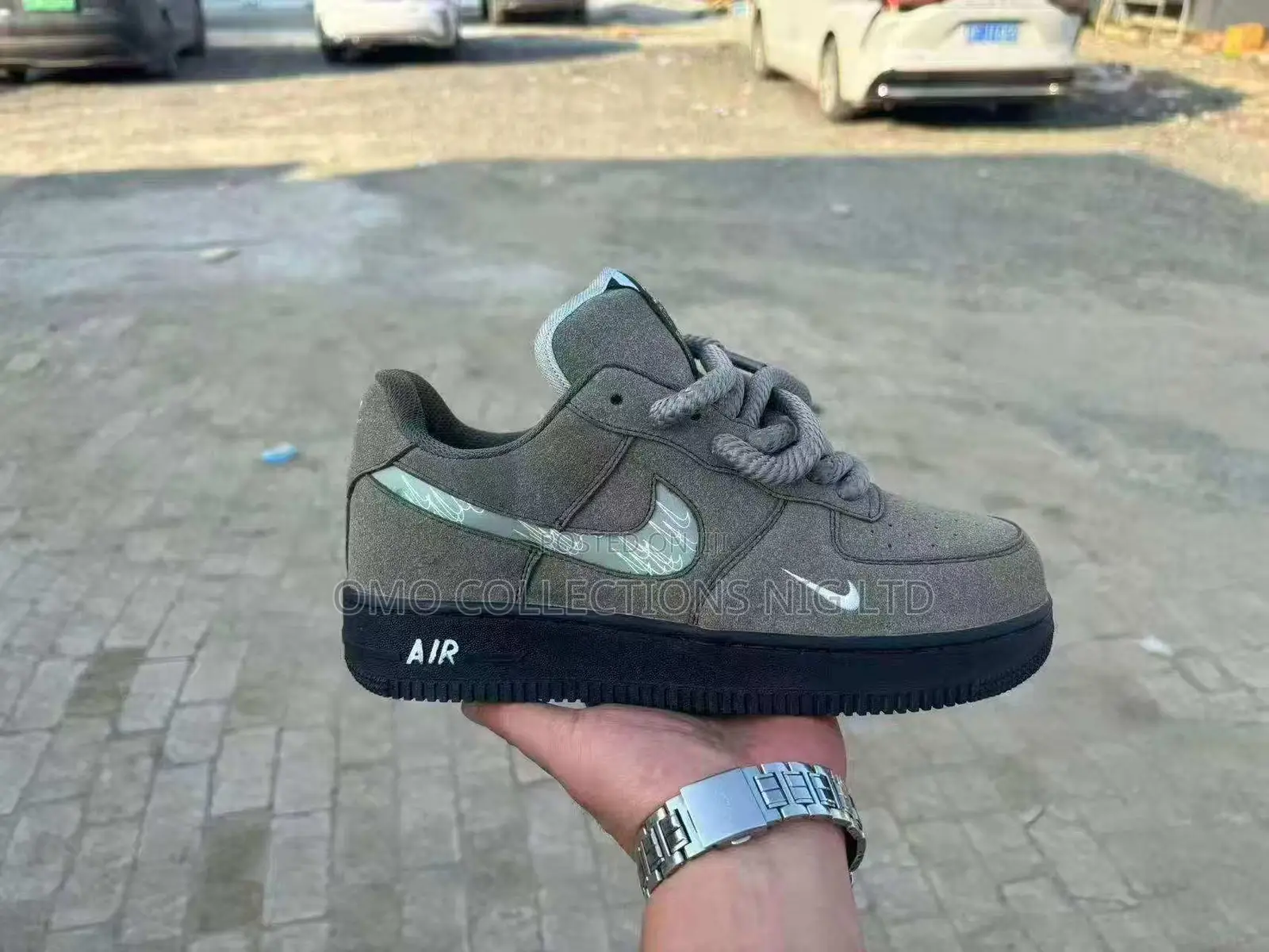 Luxury Nike Men’s Premium Top Sneakers – Fully Boxed