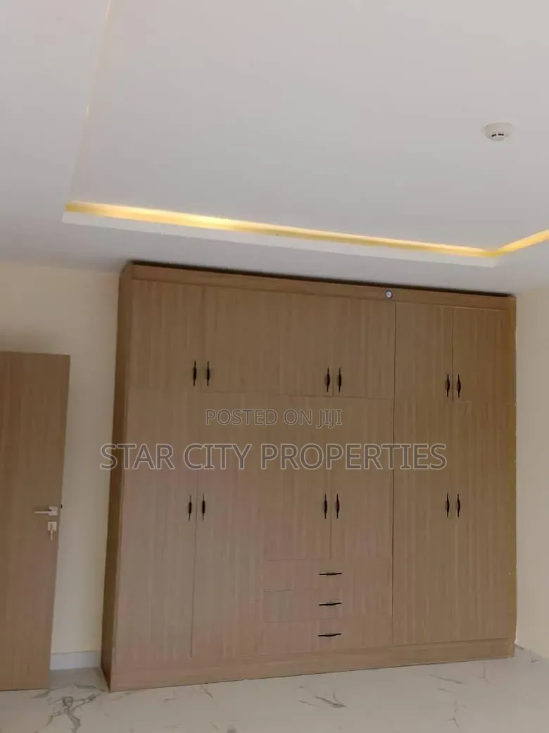 3bdrm Block of Flats in Old Ikoyi for rent