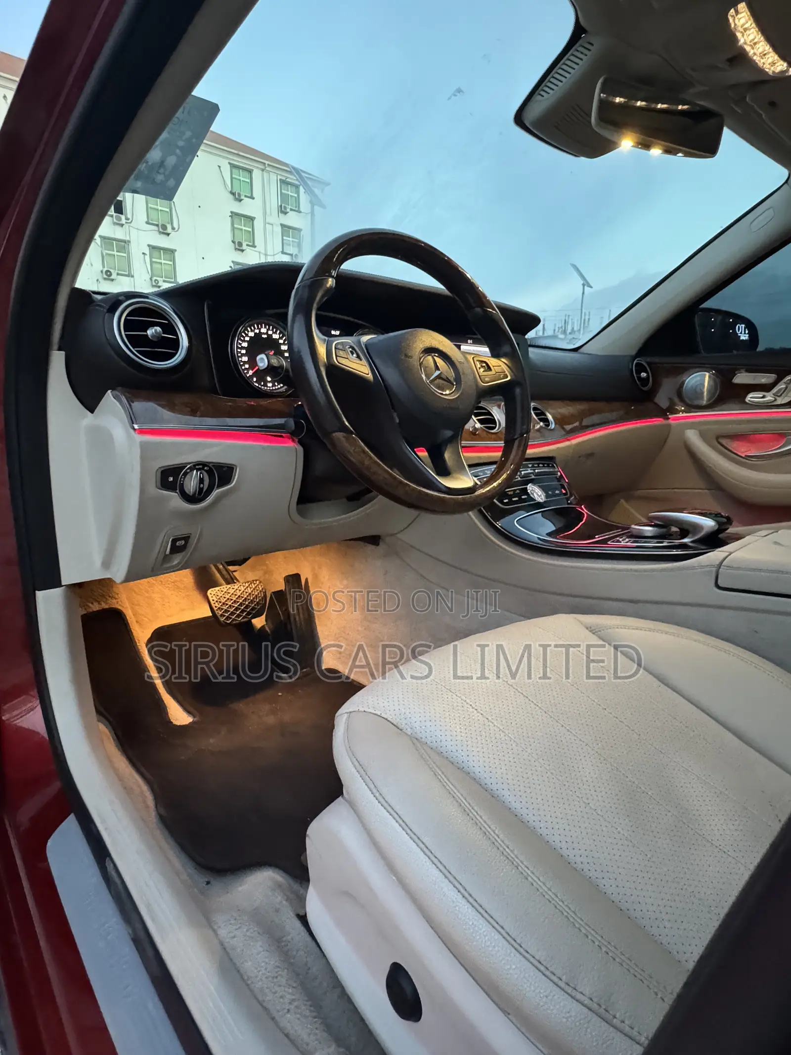 Mercedes-Benz E300 2018 Red