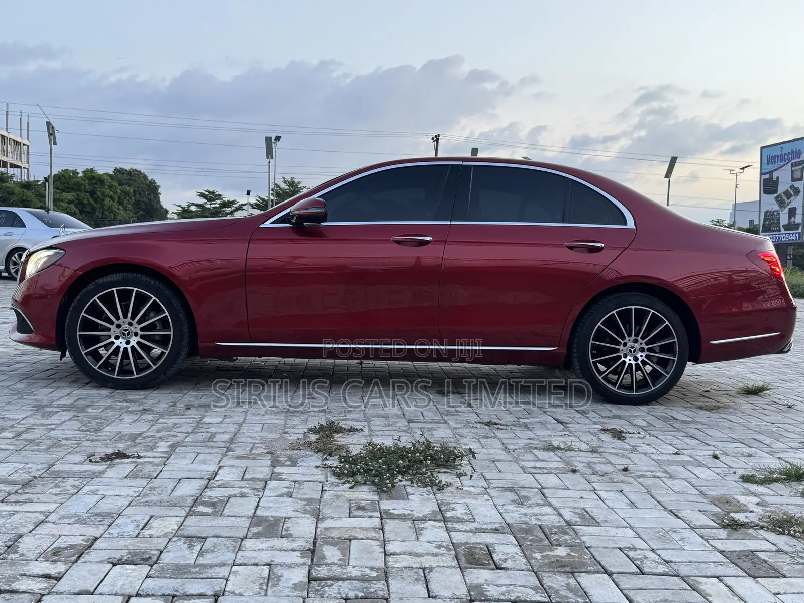 Mercedes-Benz E300 2018 Red