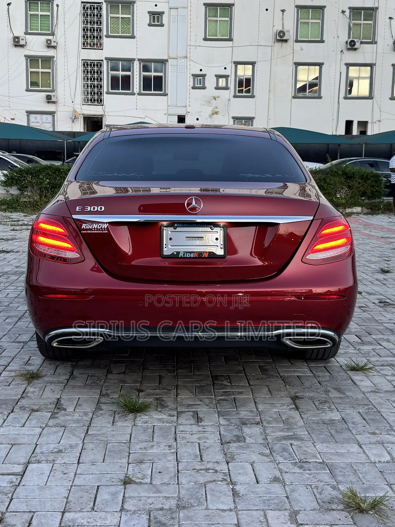 Mercedes-Benz E300 2018 Red
