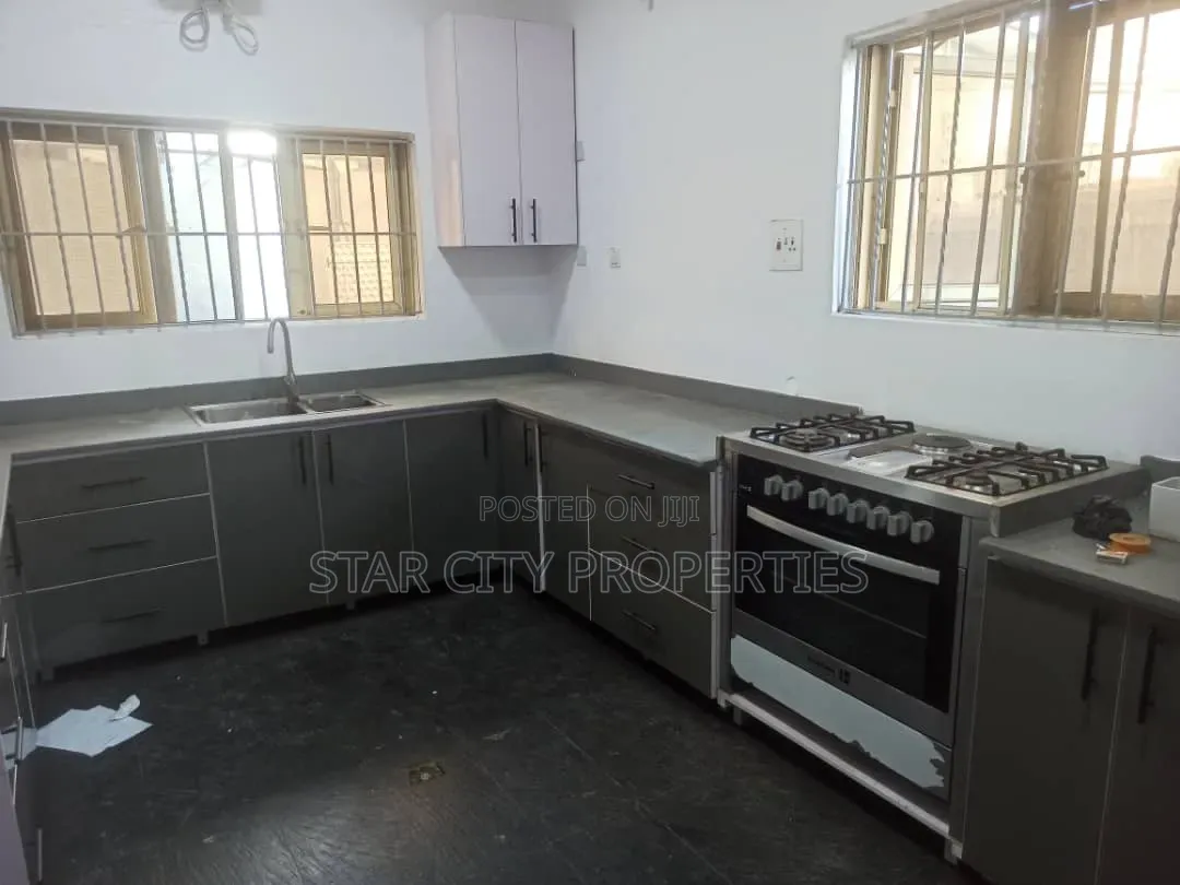 4bdrm Duplex in Ikeja Gra Lagos for rent