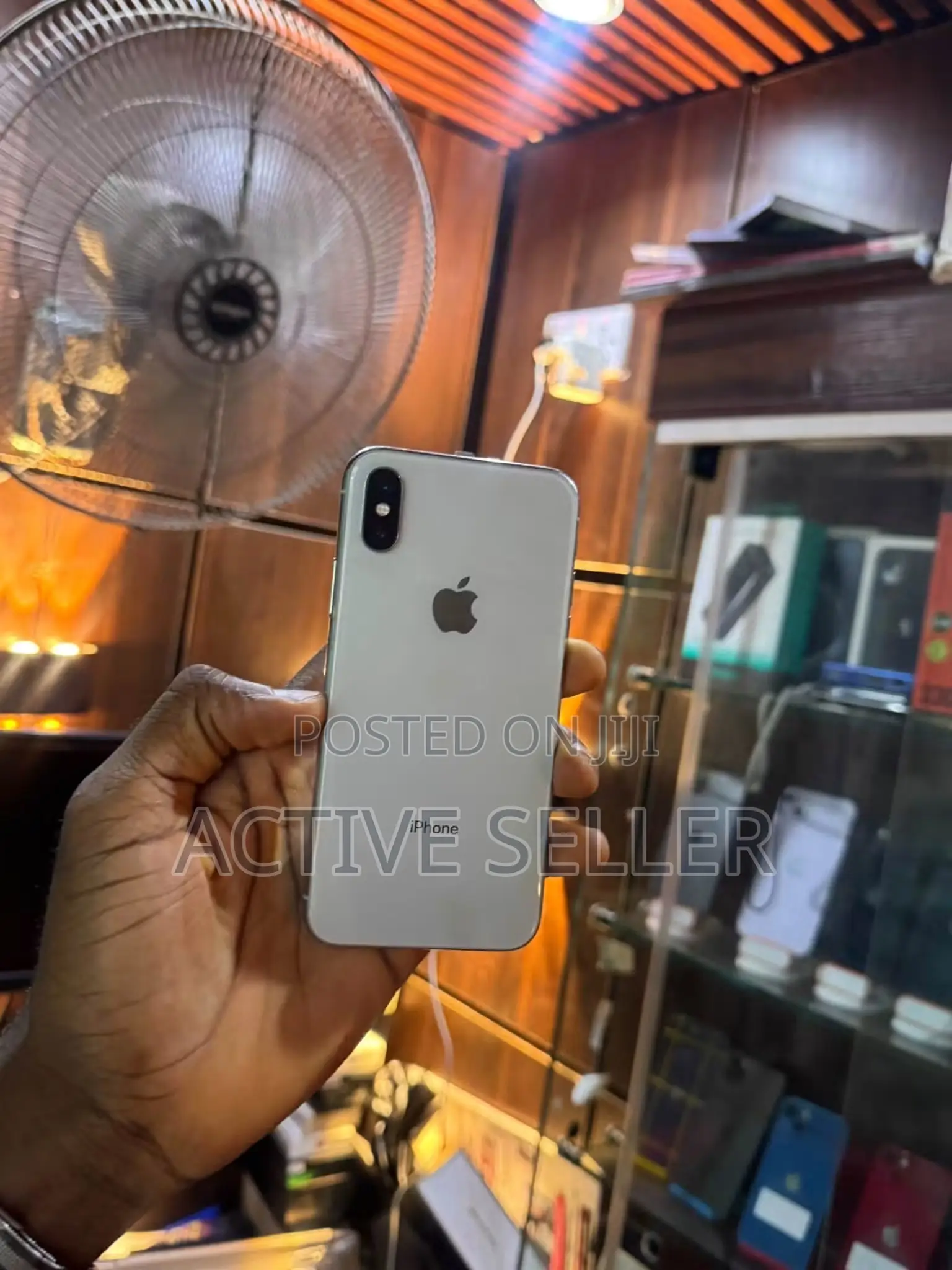 Apple iPhone X 64 GB White