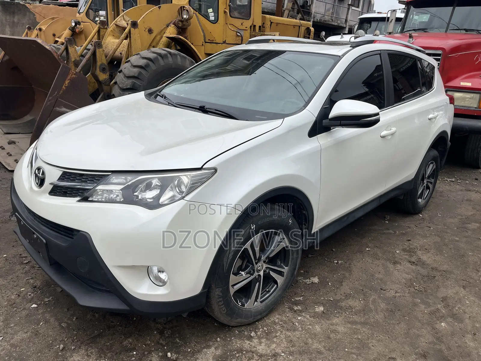 Toyota RAV4 XLE 4dr SUV AWD (2.5L 4cyl 6A) 2015 White