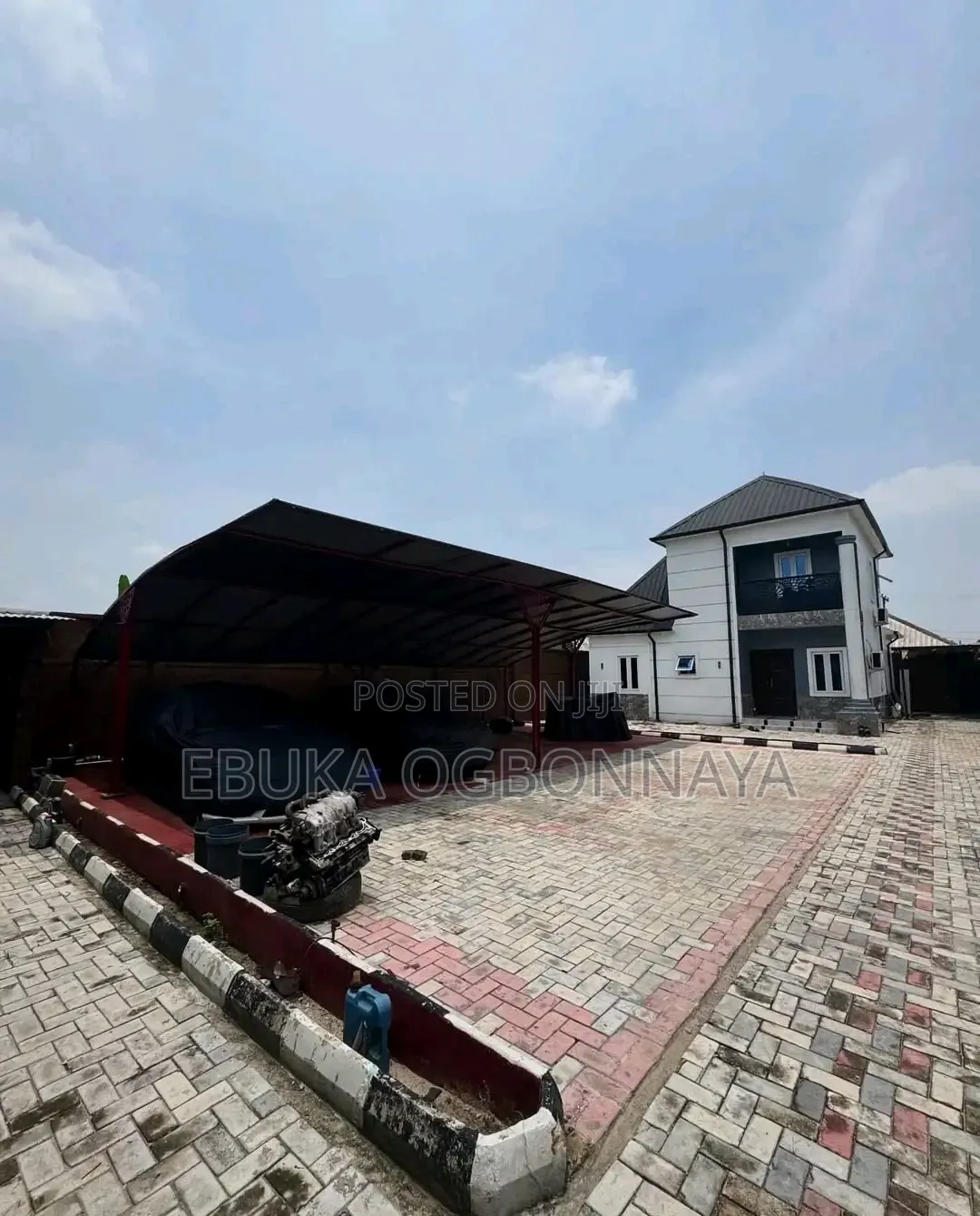 3bdrm Penthouse in Rumunduru-Rumuodara, Port-Harcourt for sale