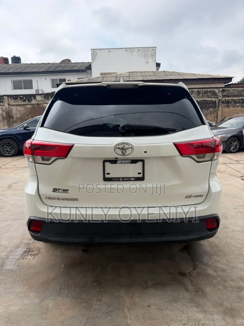 Toyota Highlander SE 4x2 V6 (3.5L 6cyl 8A) 2017 White