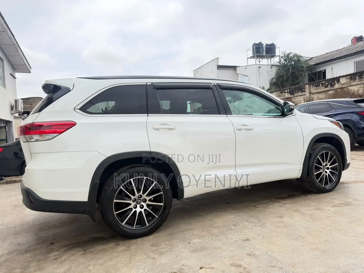 Toyota Highlander SE 4x2 V6 (3.5L 6cyl 8A) 2017 White