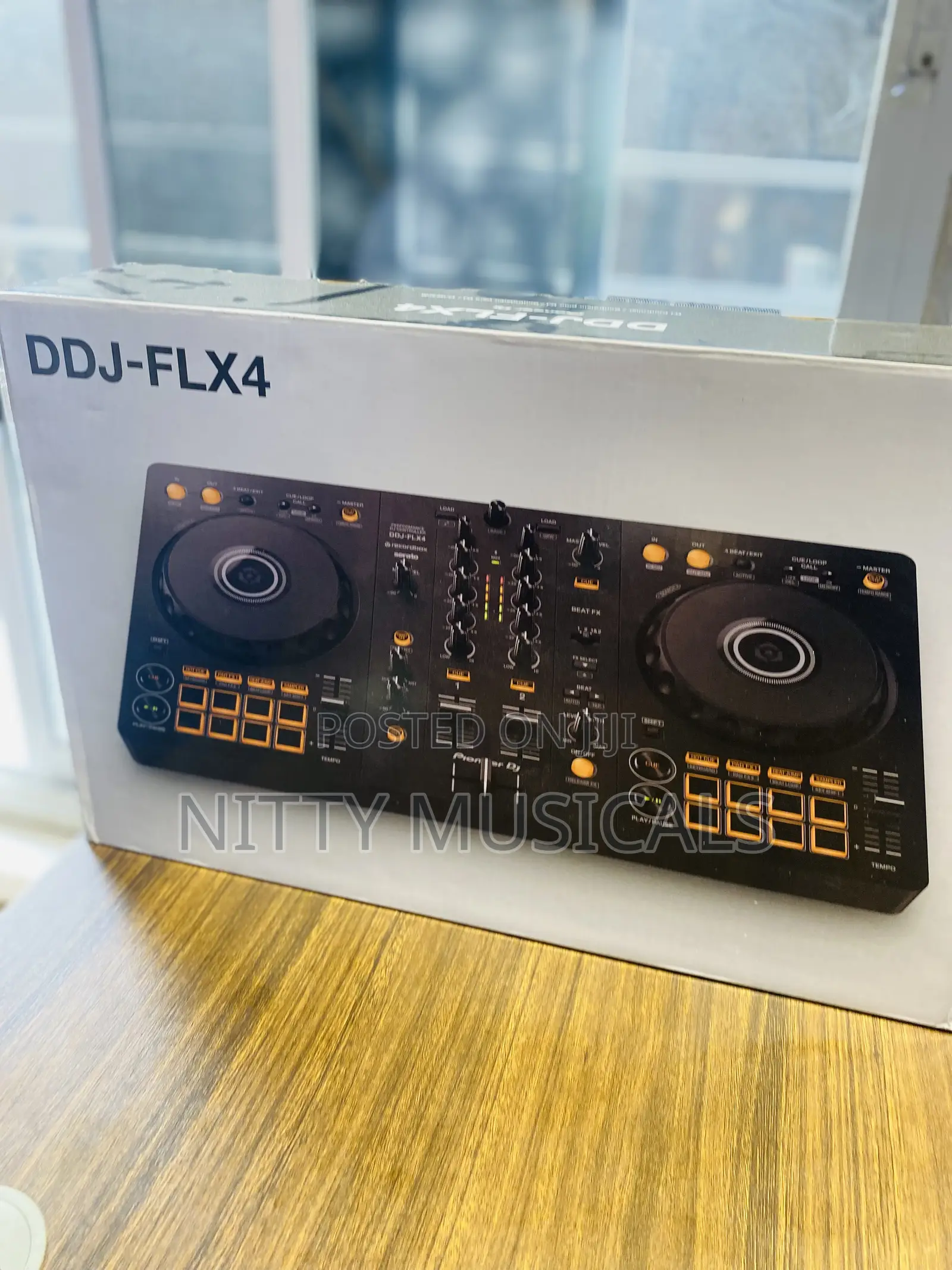Pioneer DDJ FLX4 Controller