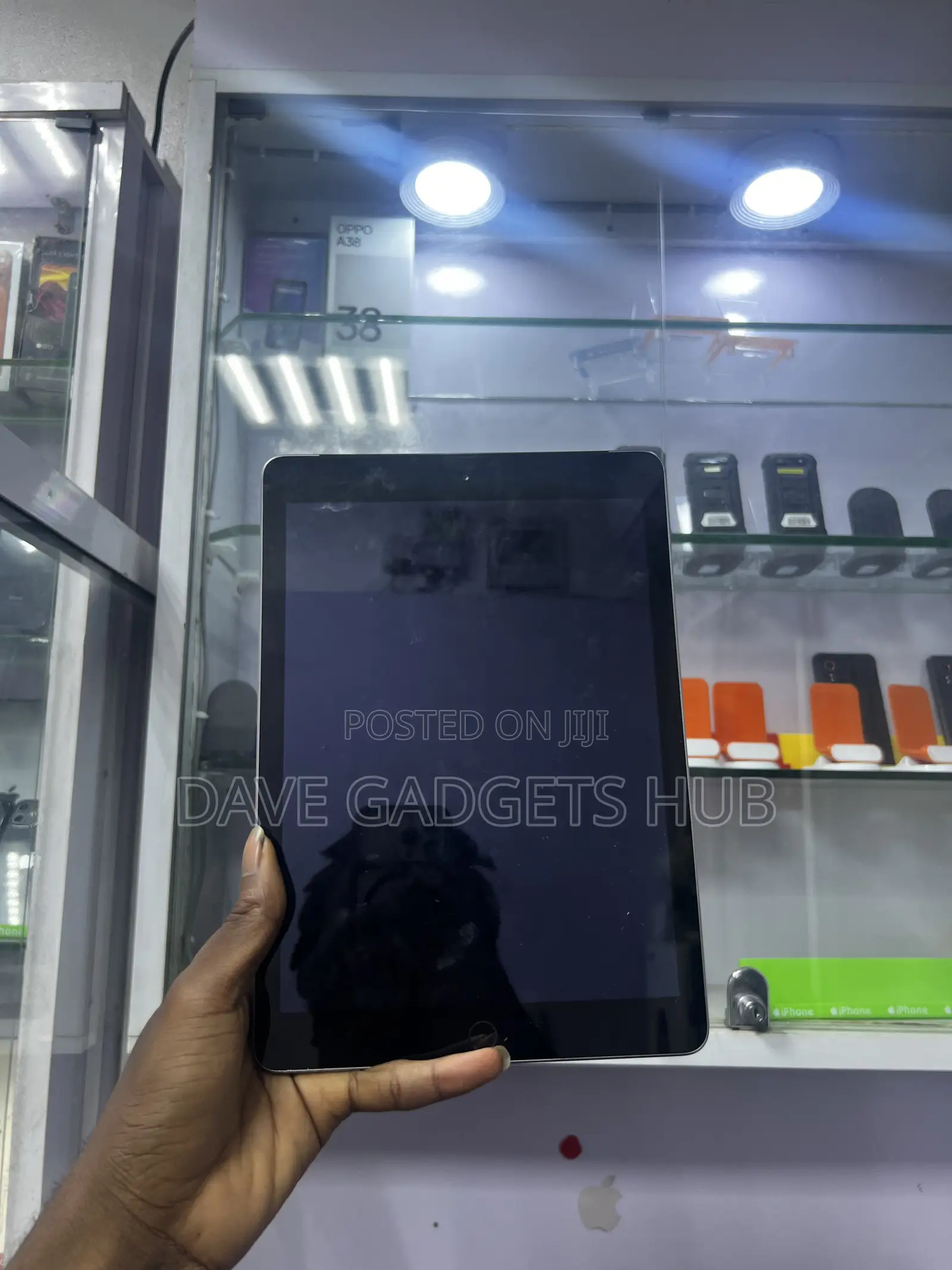 Apple iPad 9.7 32 GB Gray