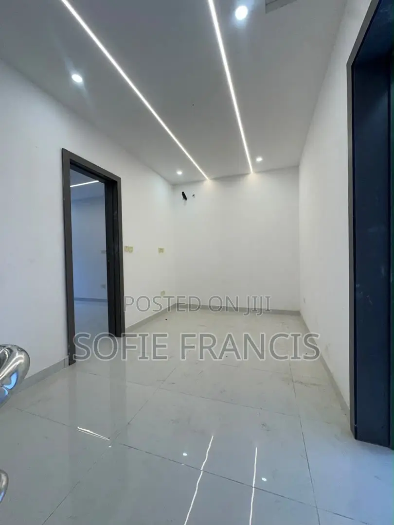 4bdrm Duplex in Vgc for sale