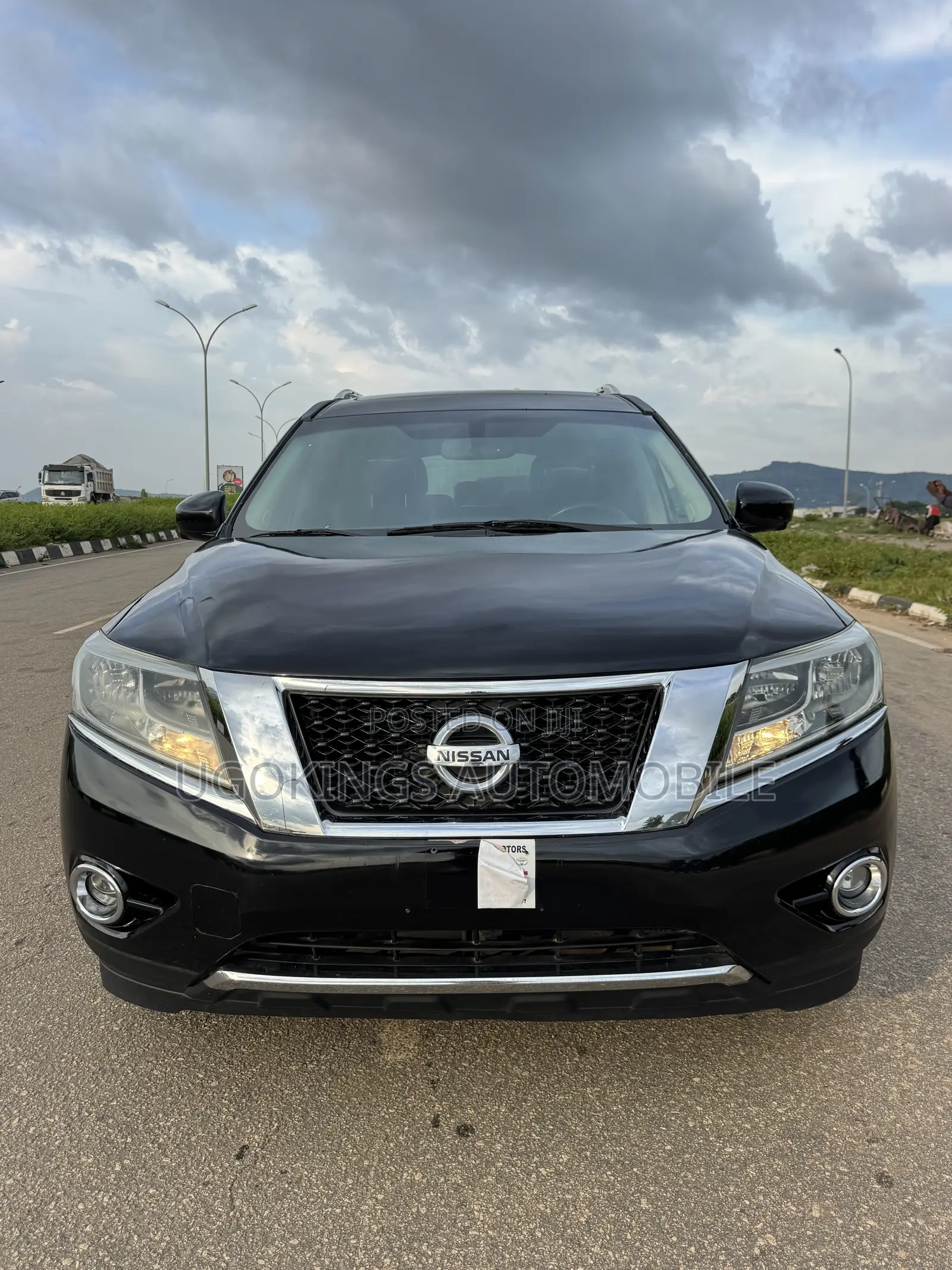 Nissan Pathfinder Platinum 4dr SUV 4WD (3.5L 6cyl CVT) 2015 Gray