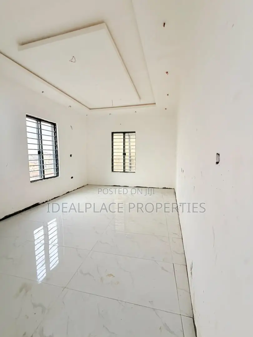 4bdrm Duplex in Ogba for sale