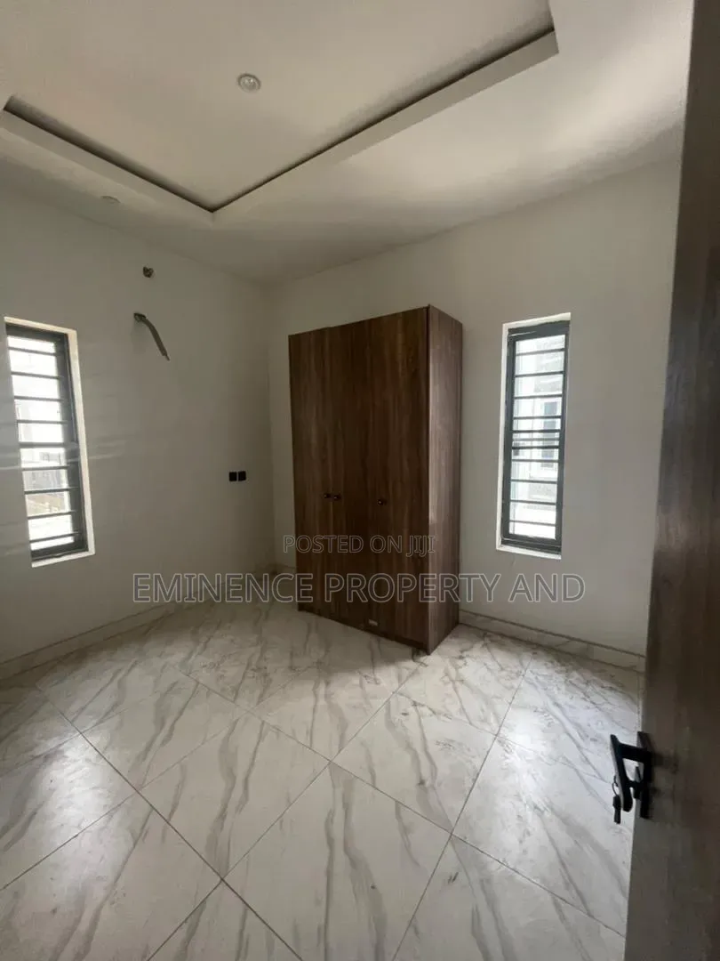 4bdrm Duplex in Lekki Expressway for sale