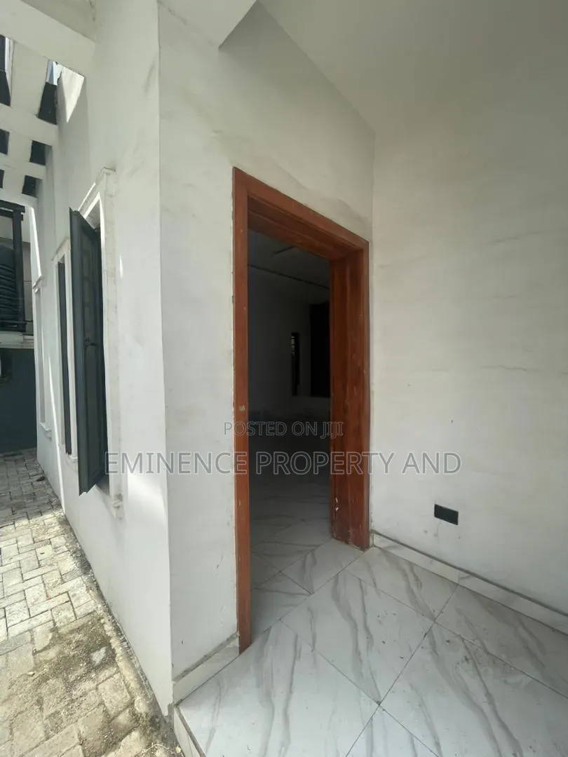 4bdrm Duplex in Lekki Expressway for sale