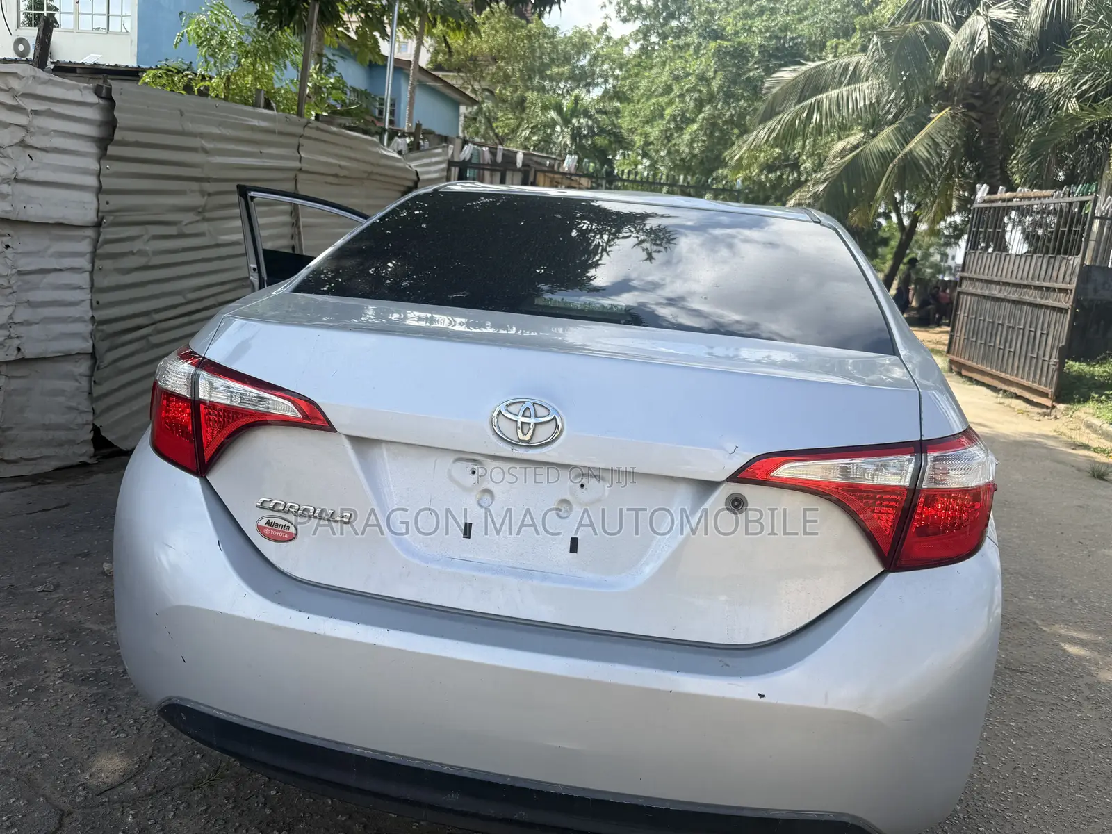 Toyota Corolla LE 4dr Sedan (1.8L 4cyl CVT) 2015 Silver