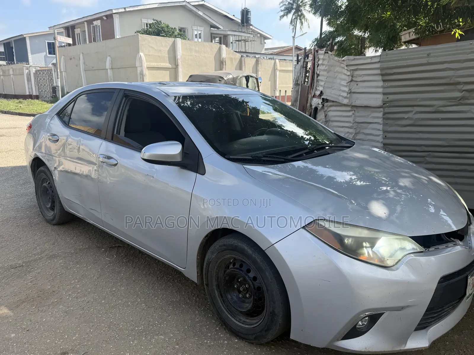 Toyota Corolla LE 4dr Sedan (1.8L 4cyl CVT) 2015 Silver
