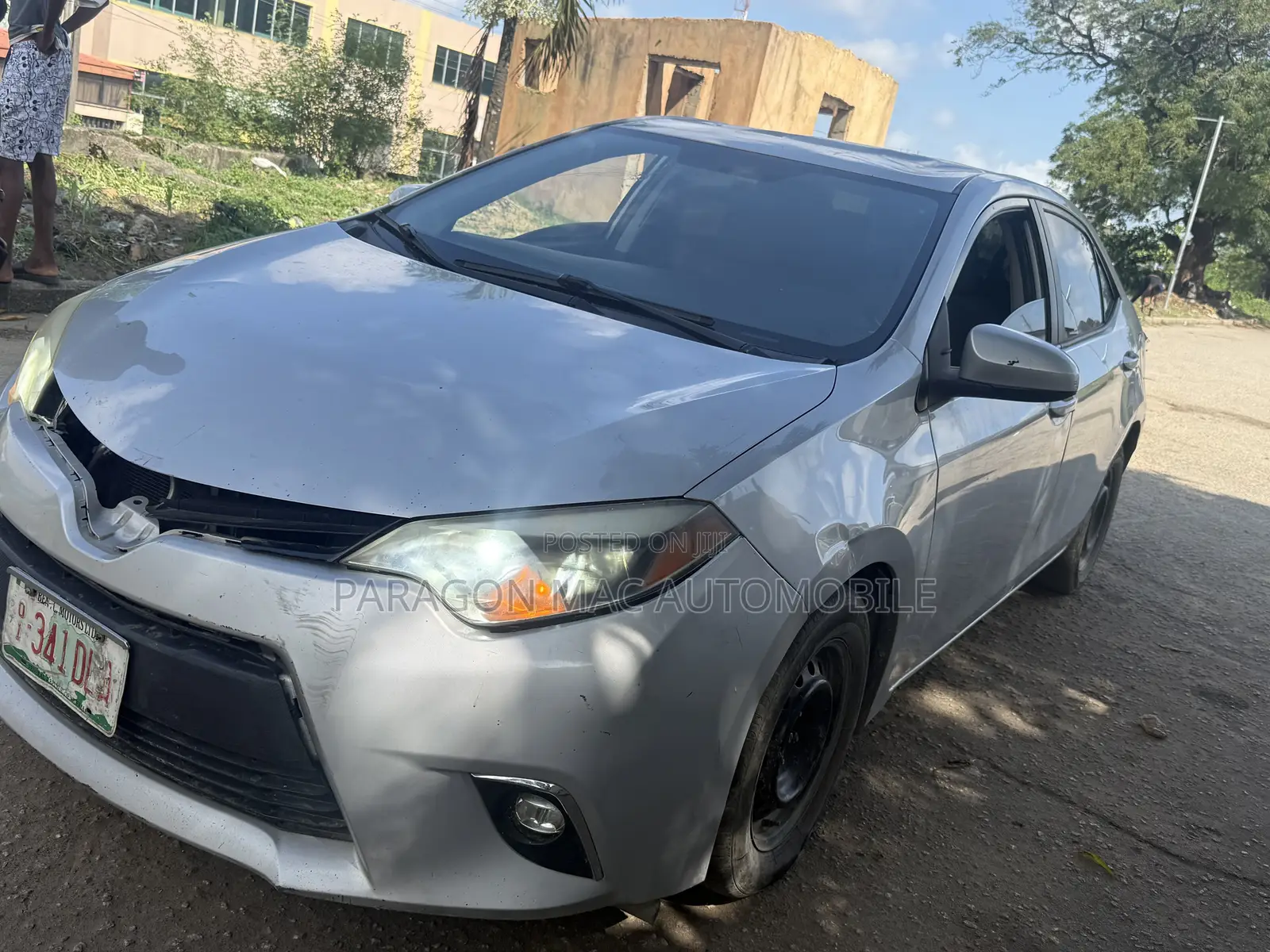 Toyota Corolla LE 4dr Sedan (1.8L 4cyl CVT) 2015 Silver