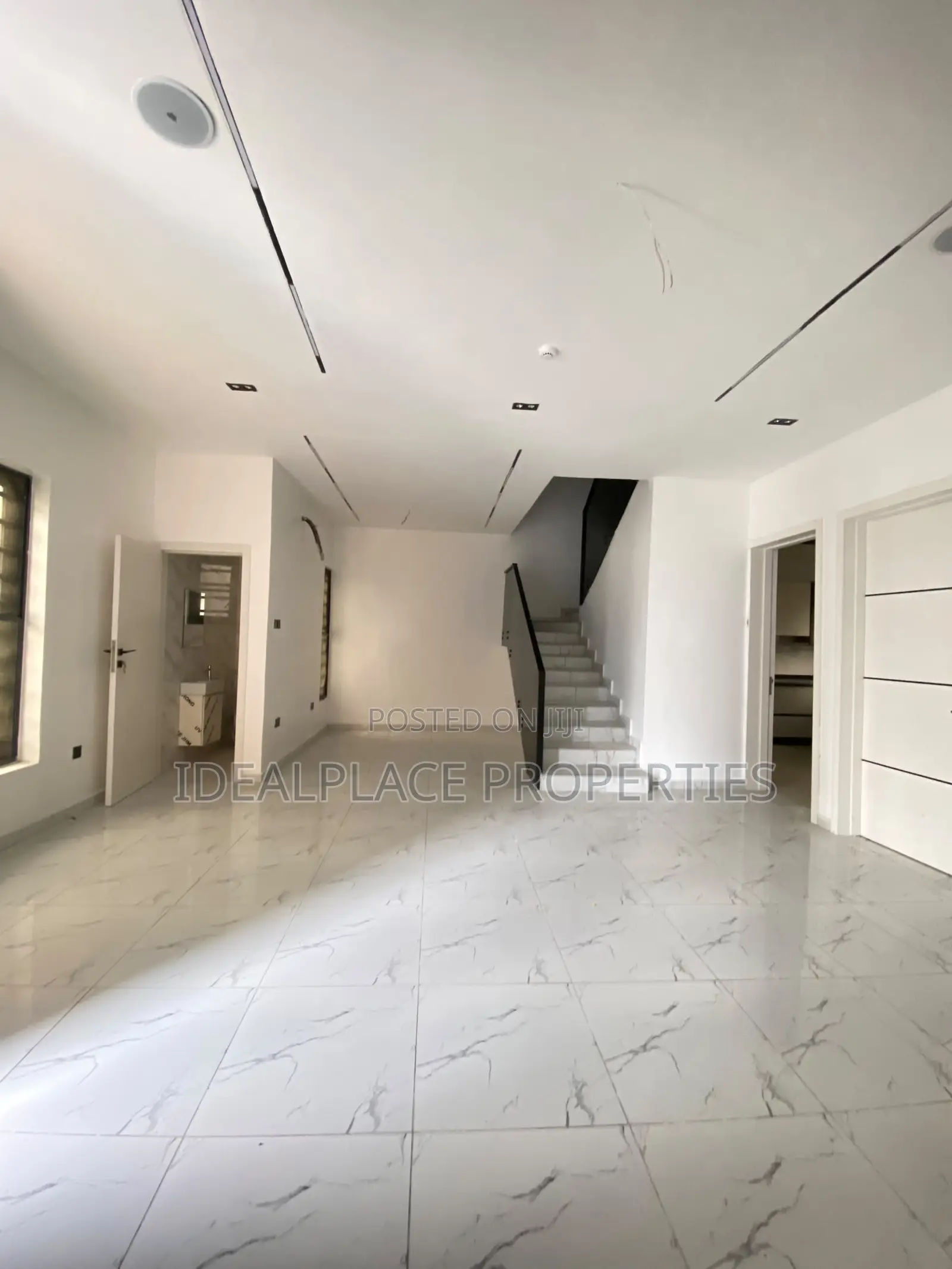 4bdrm Townhouse/Terrace in Sangotedo for sale