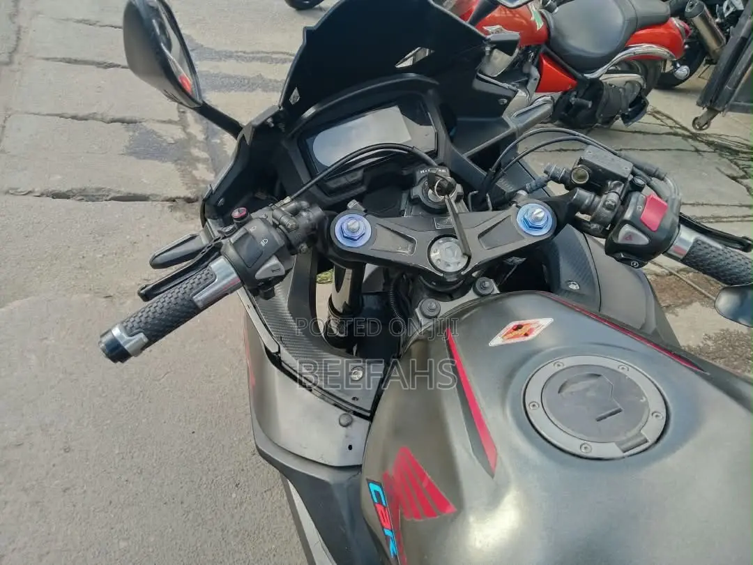 Honda CBR 2020 Gray