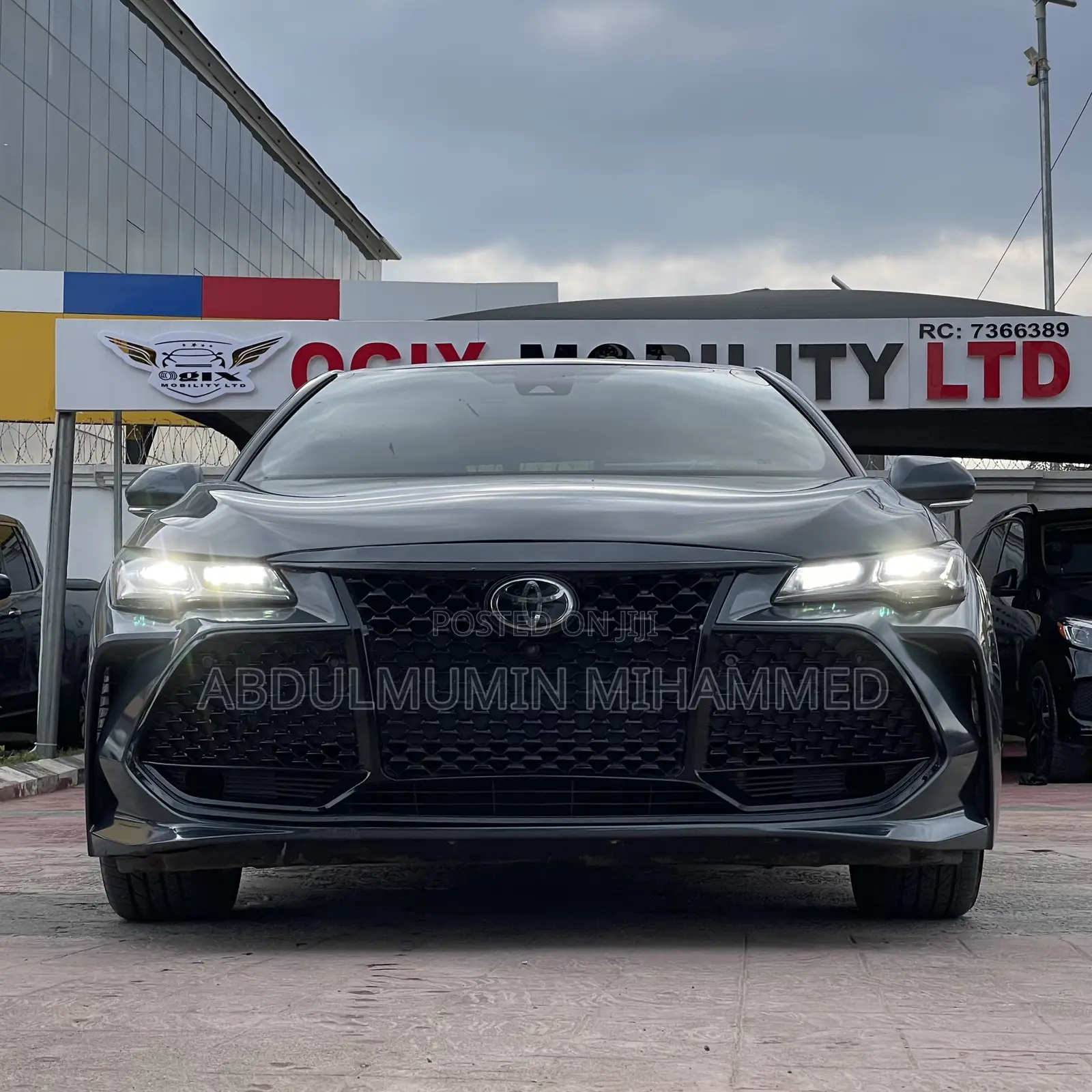 Toyota Avalon Limited FWD Sedan (3.5L V6 8A) 2019