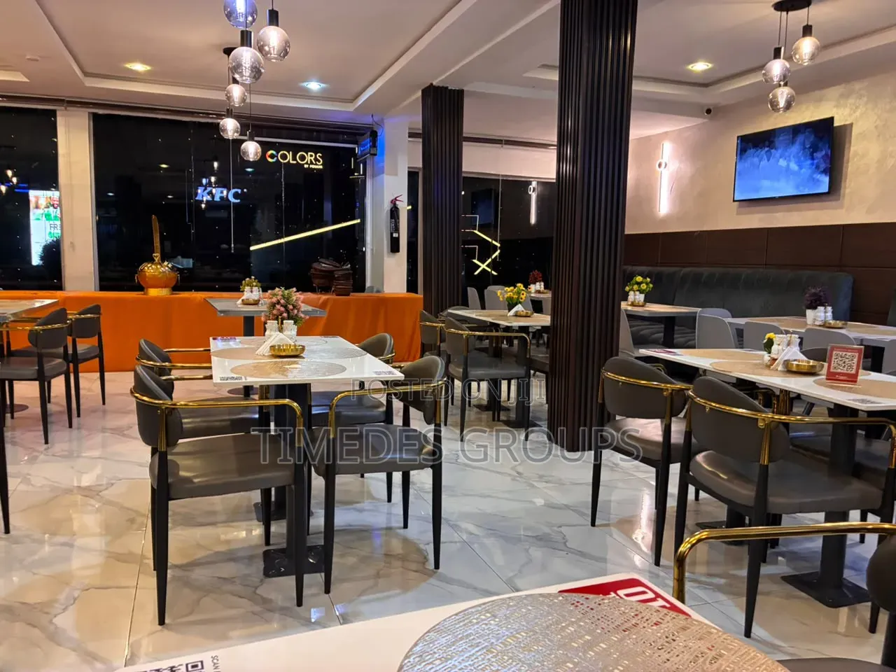 Luxury 4 Seaters Dining Table