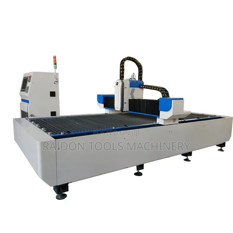 FMJ 1530-2000w Fiber Laser Cutting Machine With Dust Cover Chiller