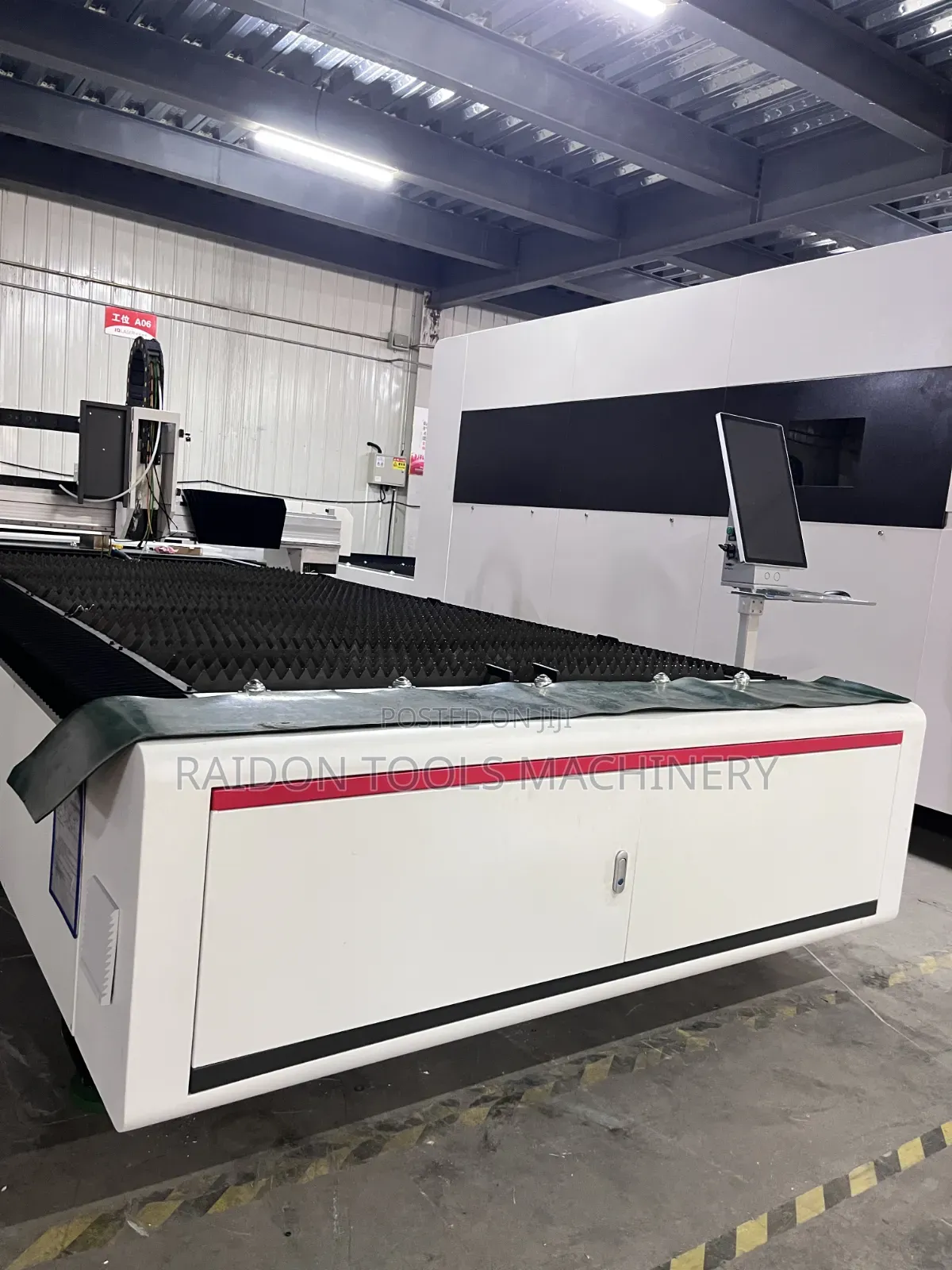 FMJ 1530-2000w Fiber Laser Cutting Machine