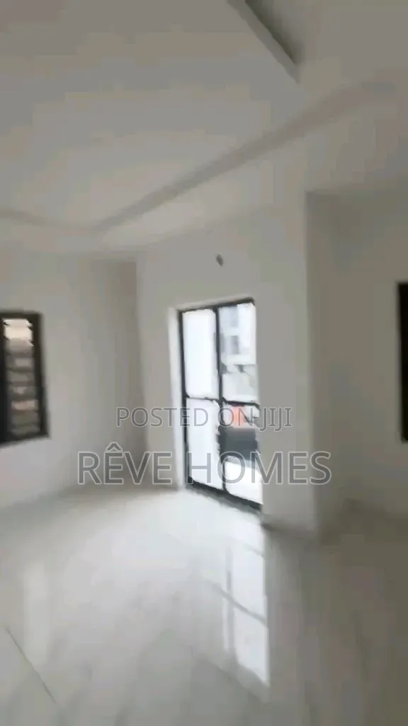 3bdrm Block of Flats in Ifako-Gbagada for sale