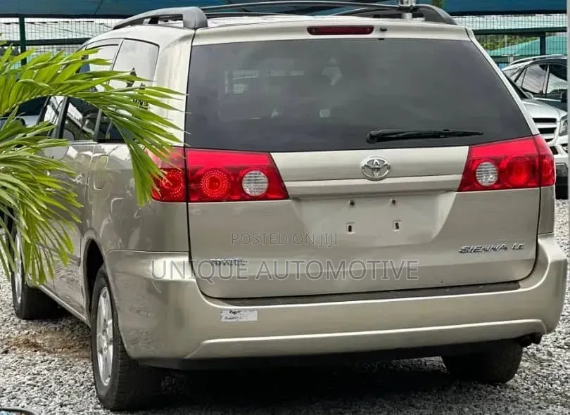 Toyota Sienna 2007 Gold