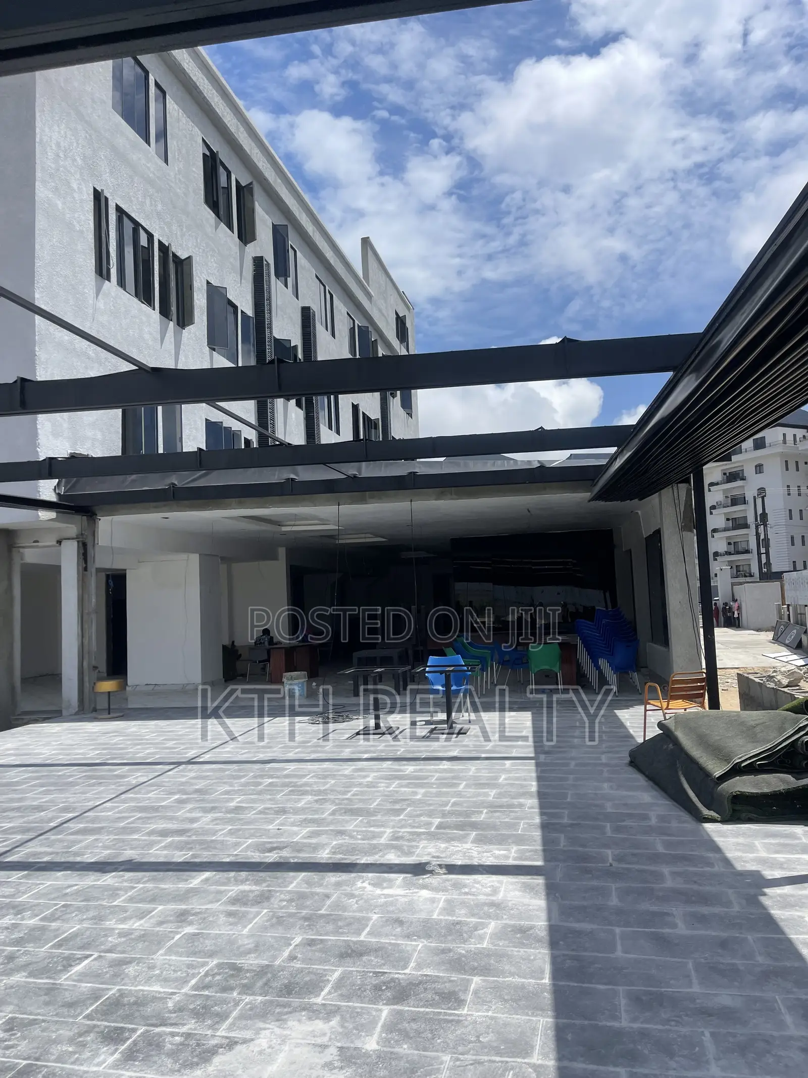 2bdrm Apartment in Lekki Phase 1 for rent