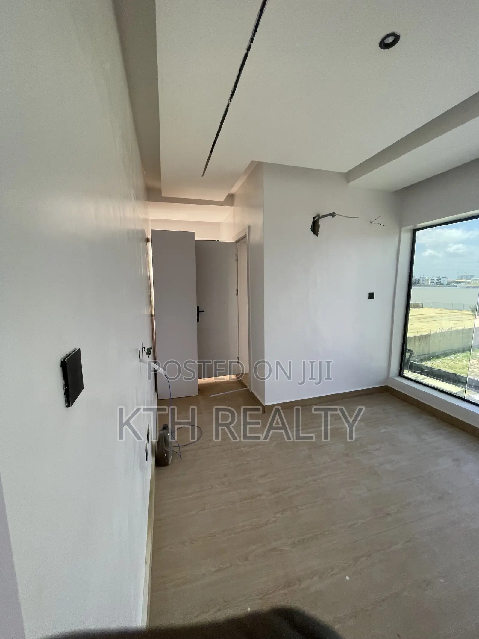 2bdrm Apartment in Lekki Phase 1 for rent