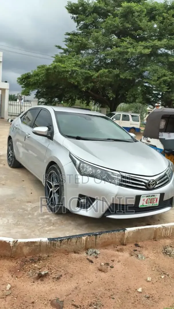 Toyota Corolla 2015 Silver
