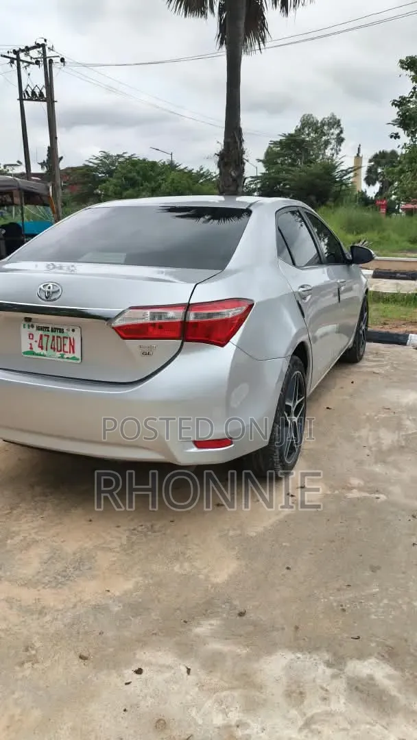 Toyota Corolla 2015 Silver