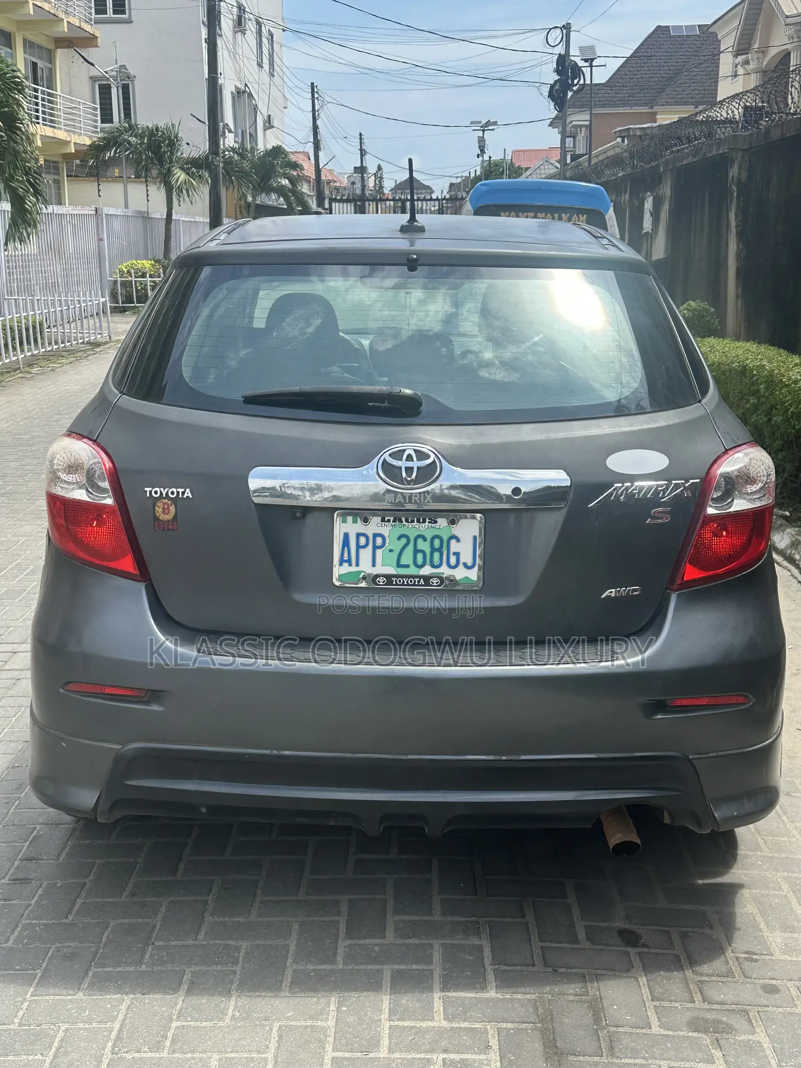 Toyota Matrix S Hatchback FWD (2.4L 4cyl 5A) 2009 Gray