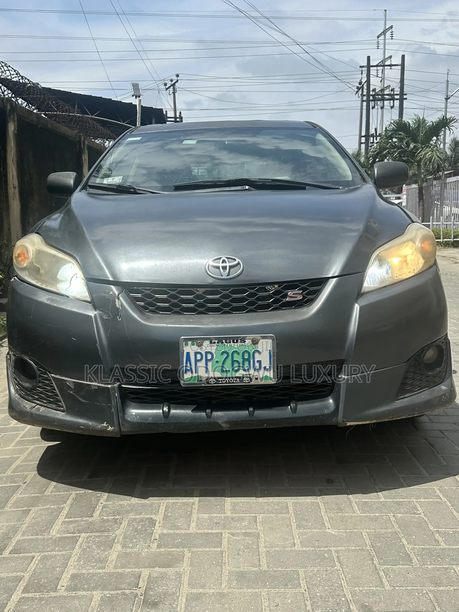 Toyota Matrix S Hatchback FWD (2.4L 4cyl 5A) 2009 Gray