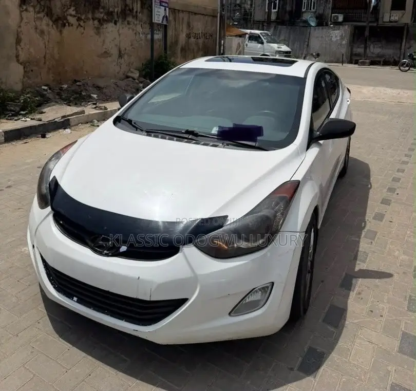 Hyundai Elantra Limited Sedan FWD (1.8L 4cyl 6A) 2013 White