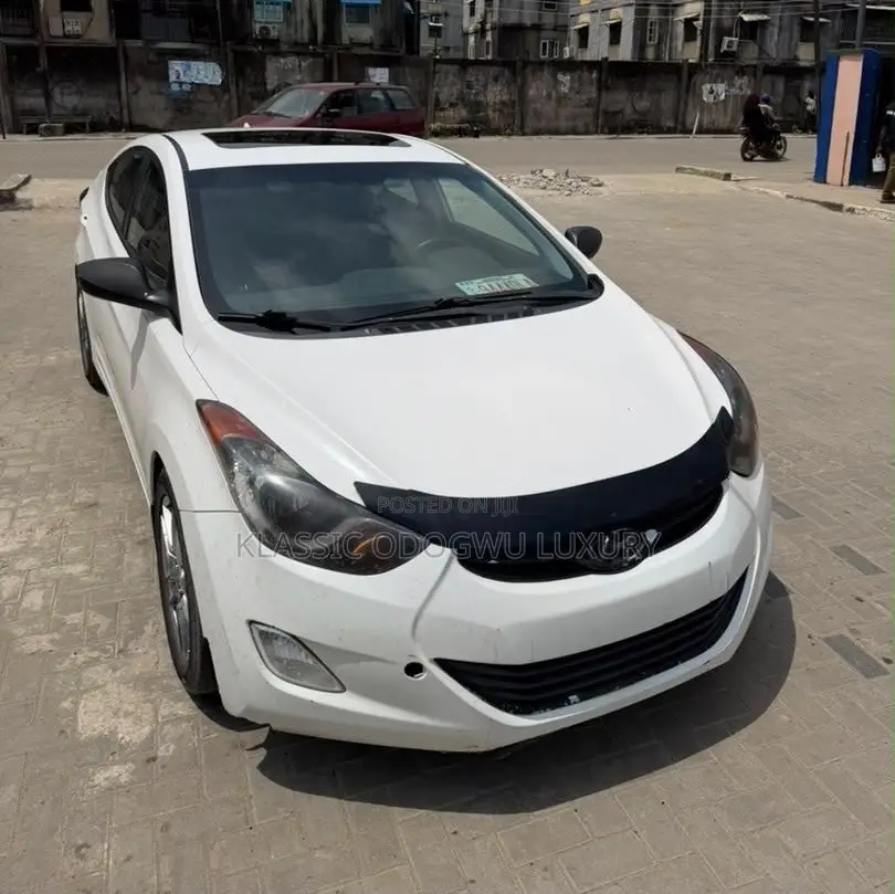 Hyundai Elantra Limited Sedan FWD (1.8L 4cyl 6A) 2013 White